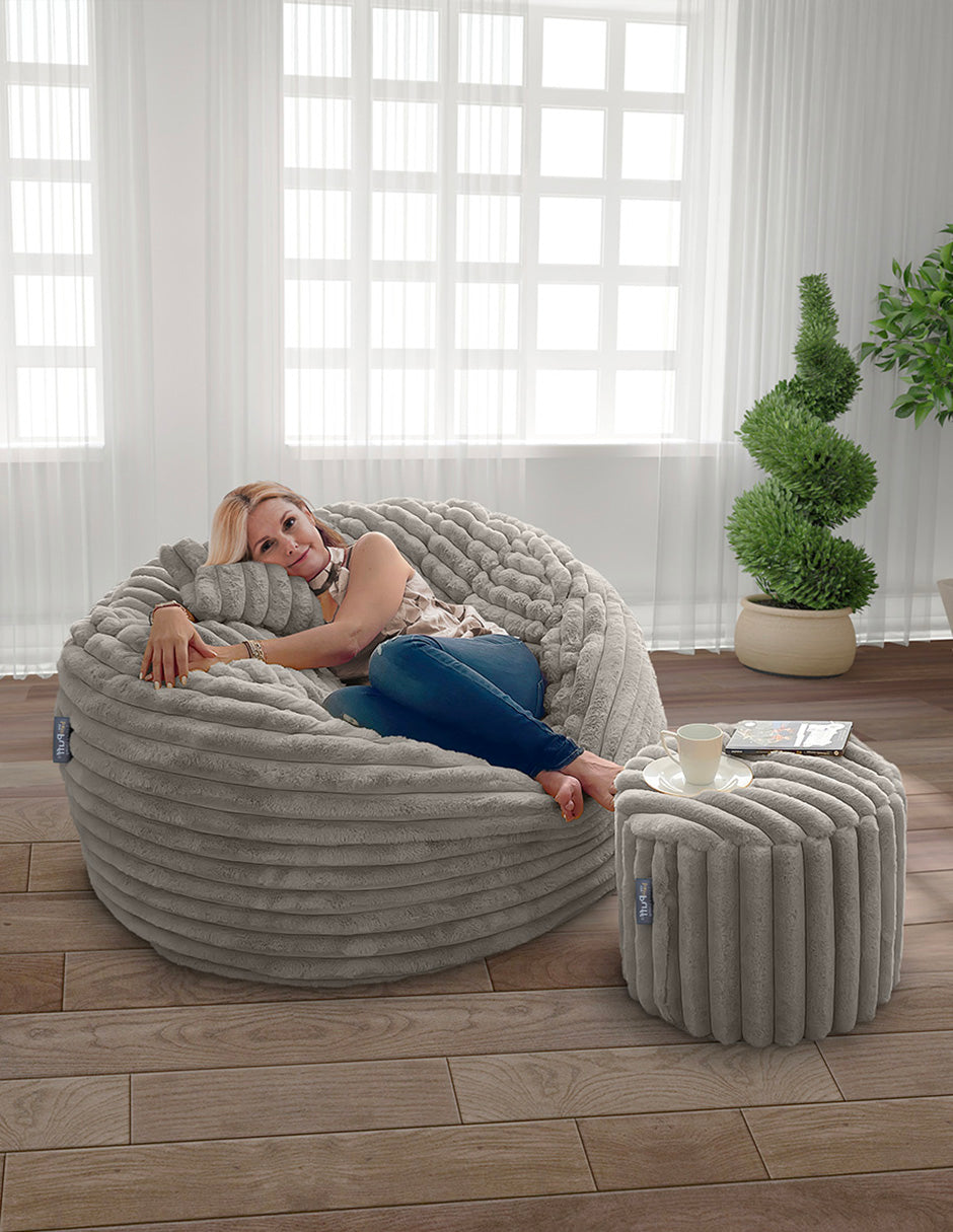 Jumbo Lux con taburete y almohada